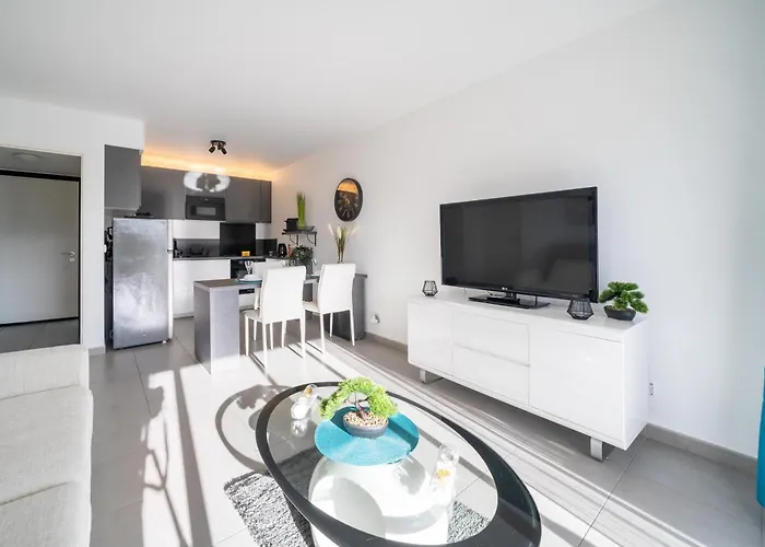 Superbe 2 Pieces - Piscine Et Garage شقة *