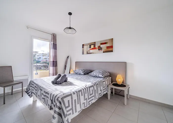 Superbe 2 Pièces - Piscine Et Garage Appartamento *