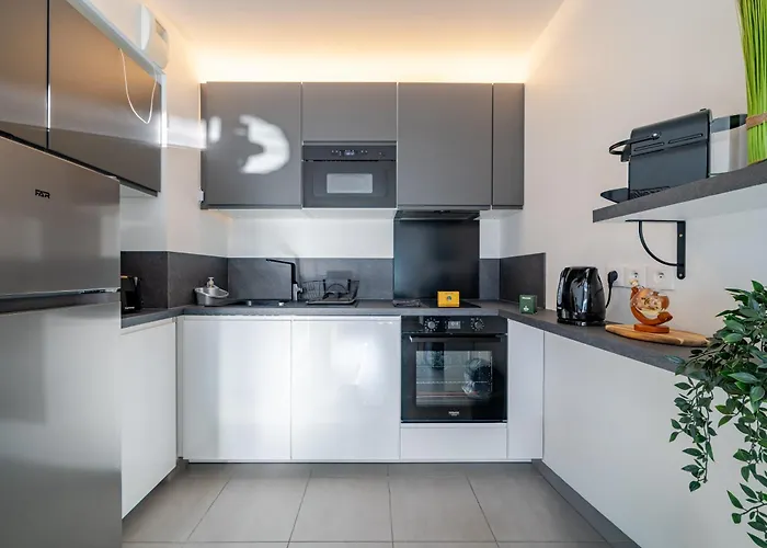 Superbe 2 Pieces - Piscine Et Garage Apartman *